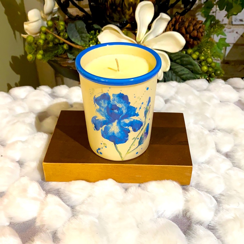 Flashpoint candle. Iris blue, ocean gardenia.